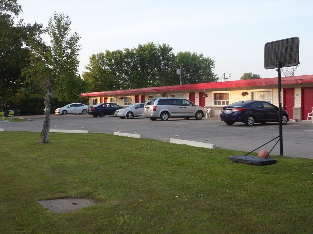 The Silver Birch Motel Goderich Esterno foto