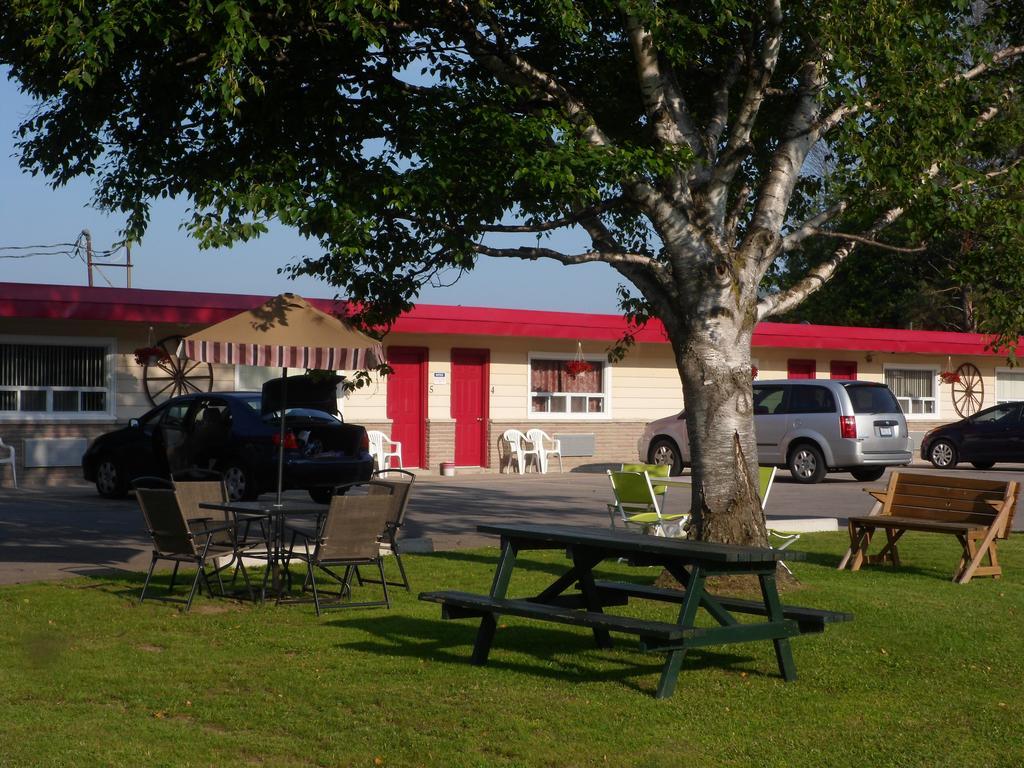 The Silver Birch Motel Goderich Esterno foto
